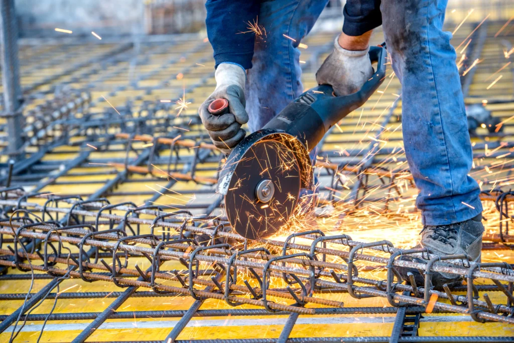 FABRICACIÓN Y MONTAJE DE Constr. METÁLICAS