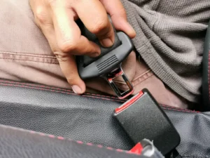 Dispositivos De Seguridad En El Automovil
